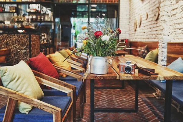 quán cà phê lãng mạn ở Hà Nội vắng vẻ